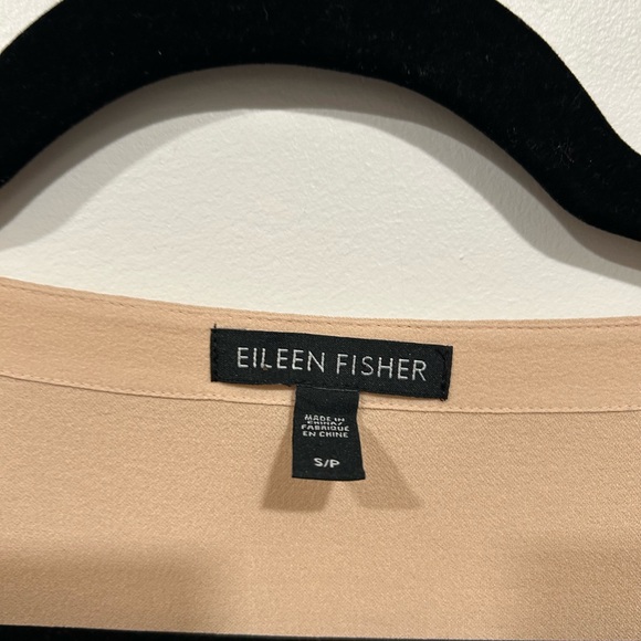 Women’s Eileen Fisher 100% Silk 3/4 Sleeve Blouse in Beige Size Small - Picture 3 of 7